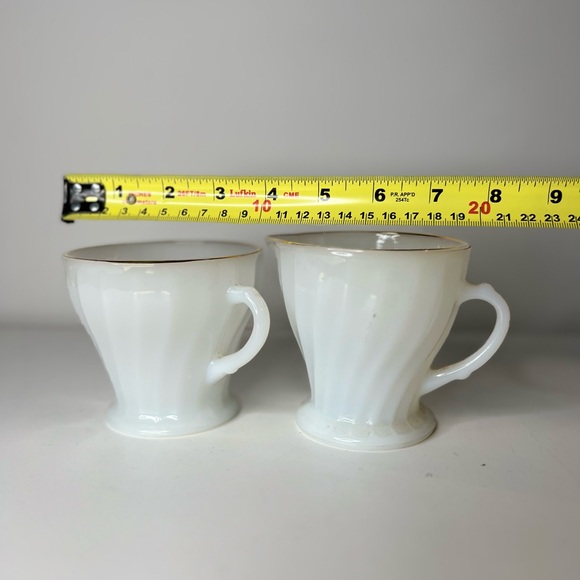 SOLD - Antique Vintage Fire King Creamer and Sugar set - Picture 6 of 14